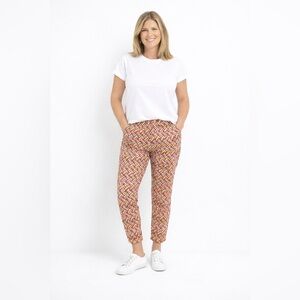 MAC Women’s European stretch pants with zipper pockets 30” waist NWT
